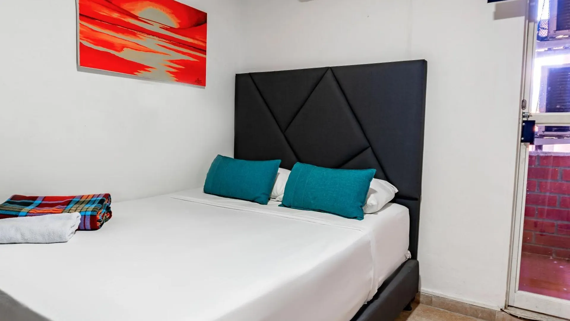 Hotel Casa White Medellín 3*,  Colombia