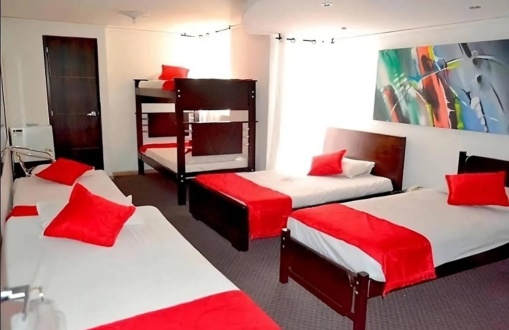 Hotel Casa White 메딜린